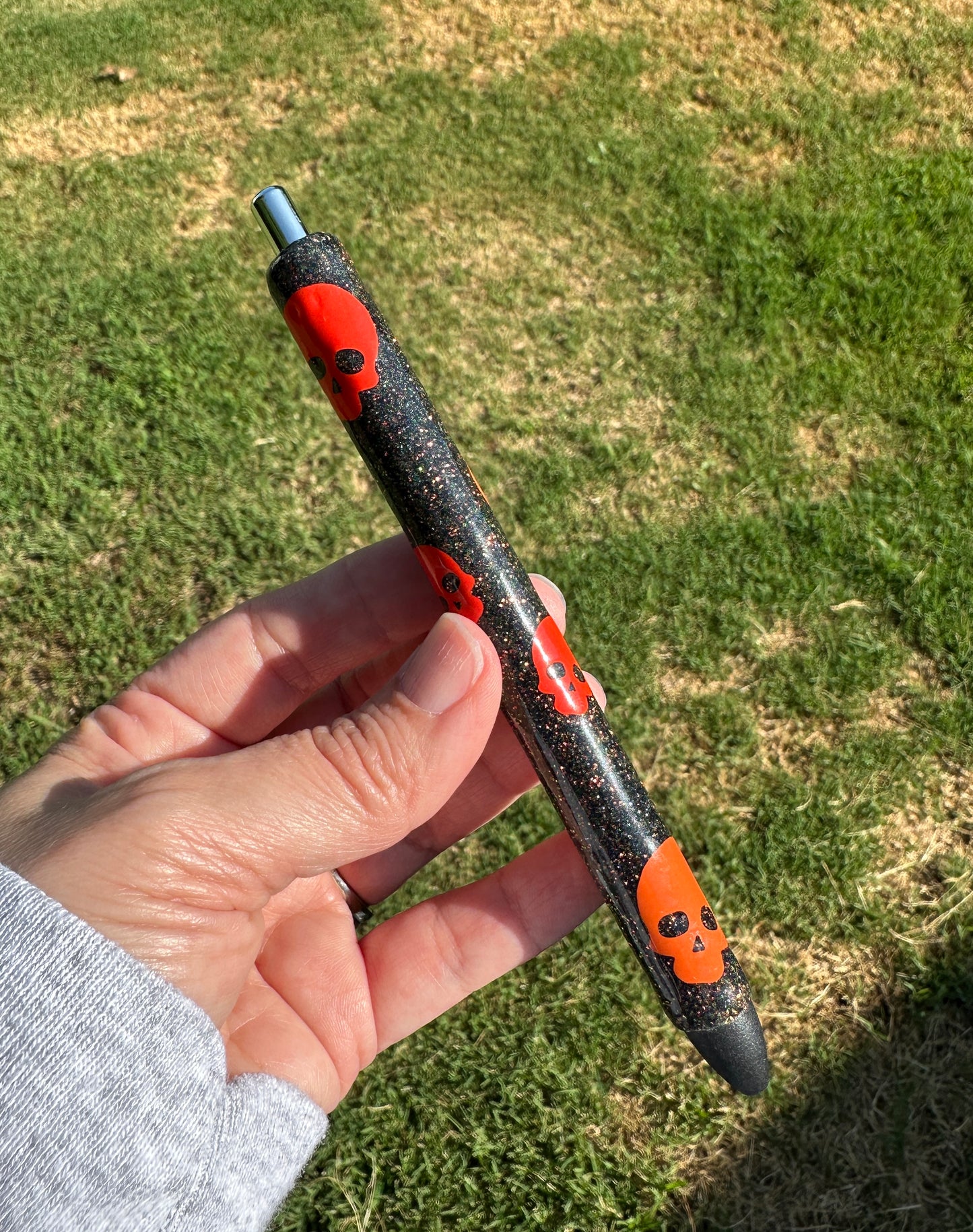 Glitter Pen Black Skellies