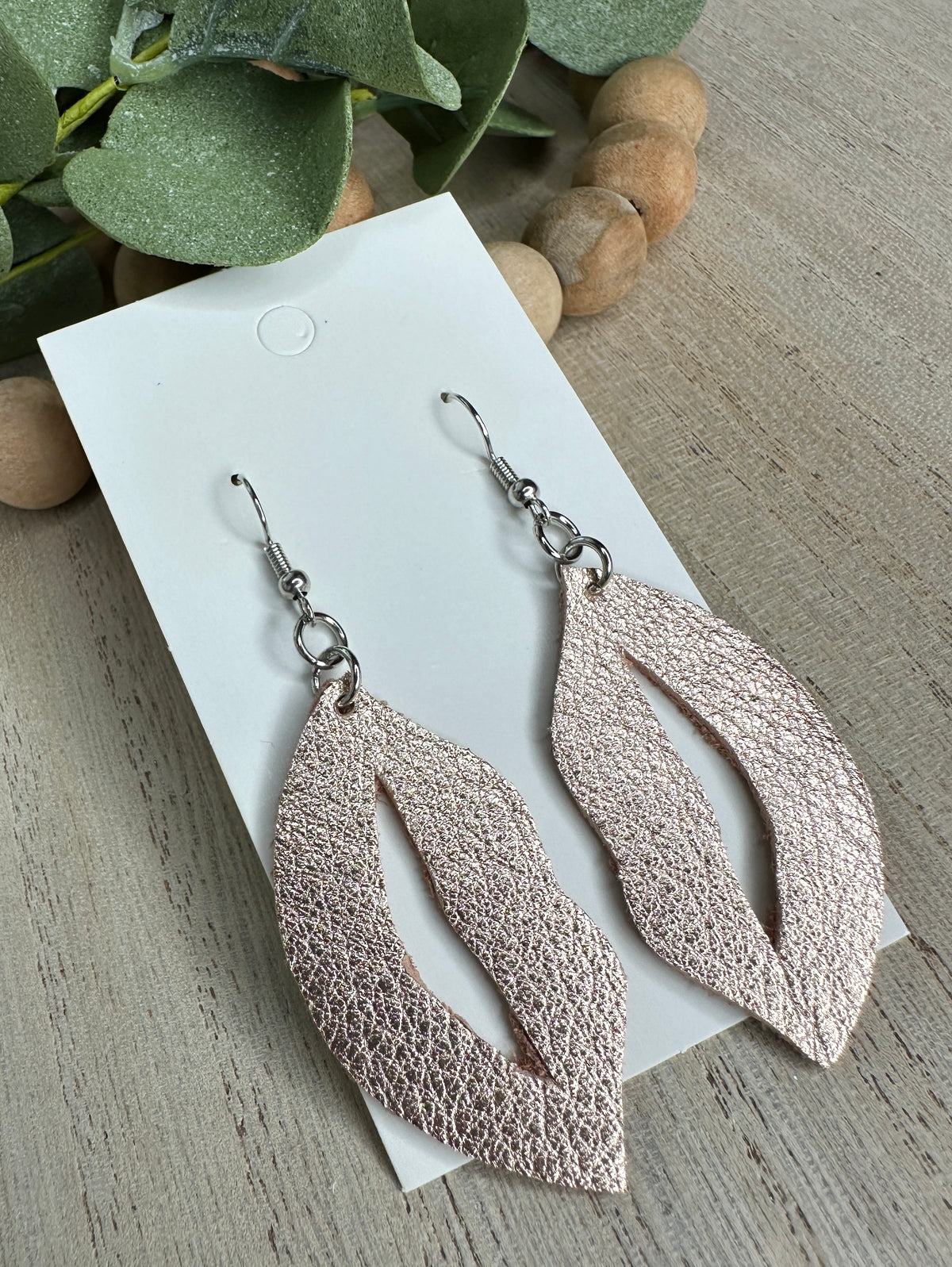 Rose Gold Lips Earring